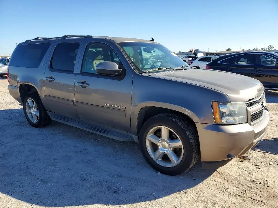 2013 CHEVROLET SUBURBAN C1500 LT  