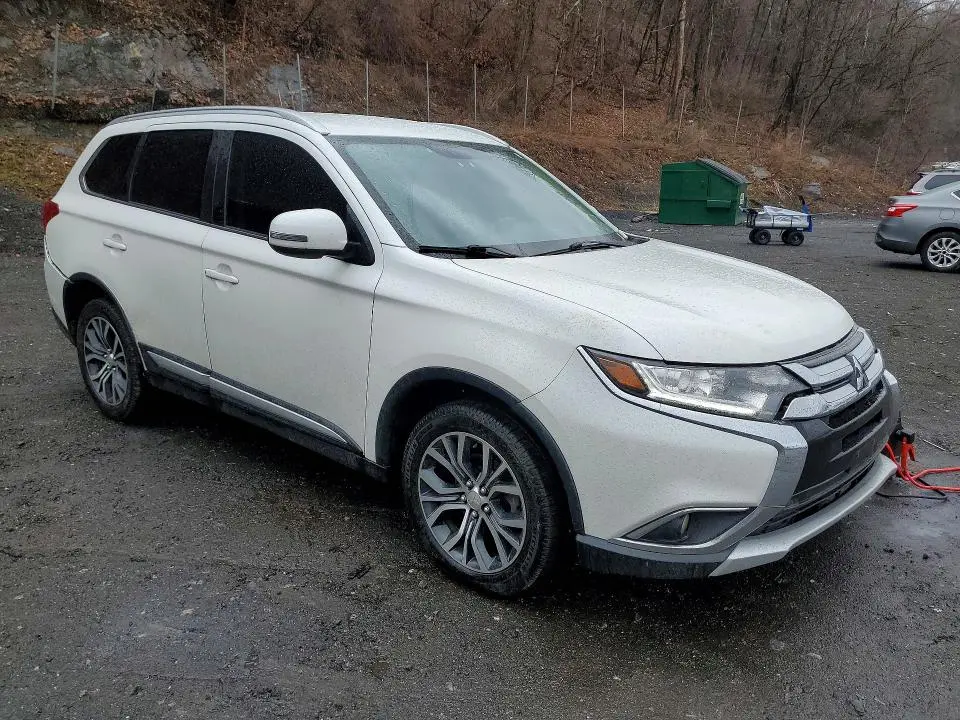 2018 MITSUBISHI OUTLANDER SE  