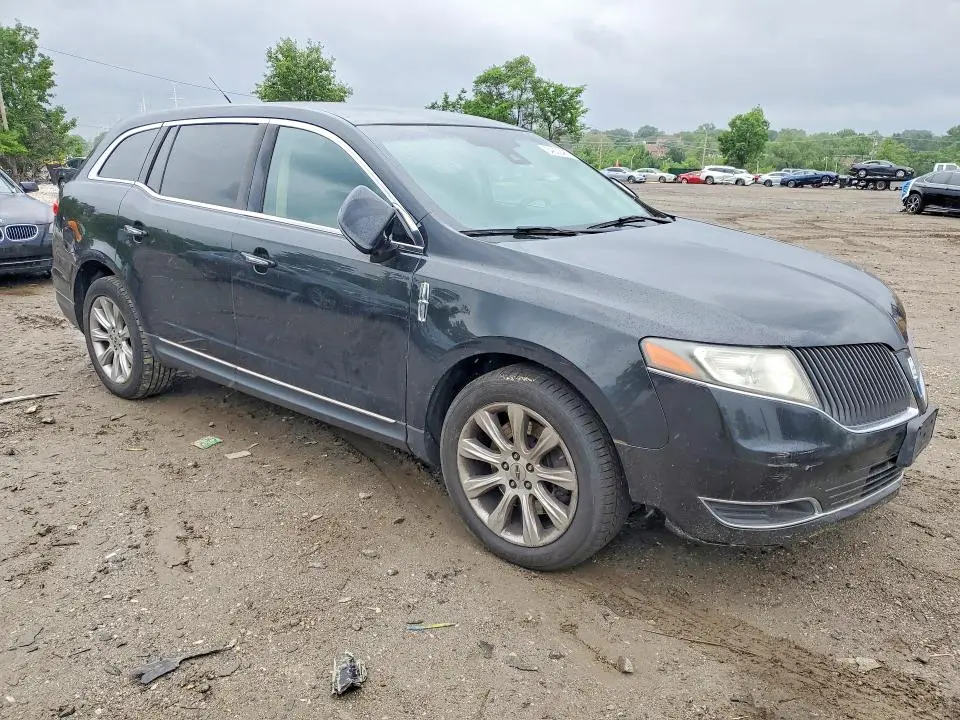 2014 LINCOLN MKT   