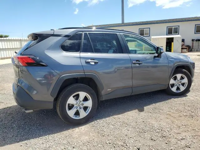 2021 TOYOTA RAV4 XLE  