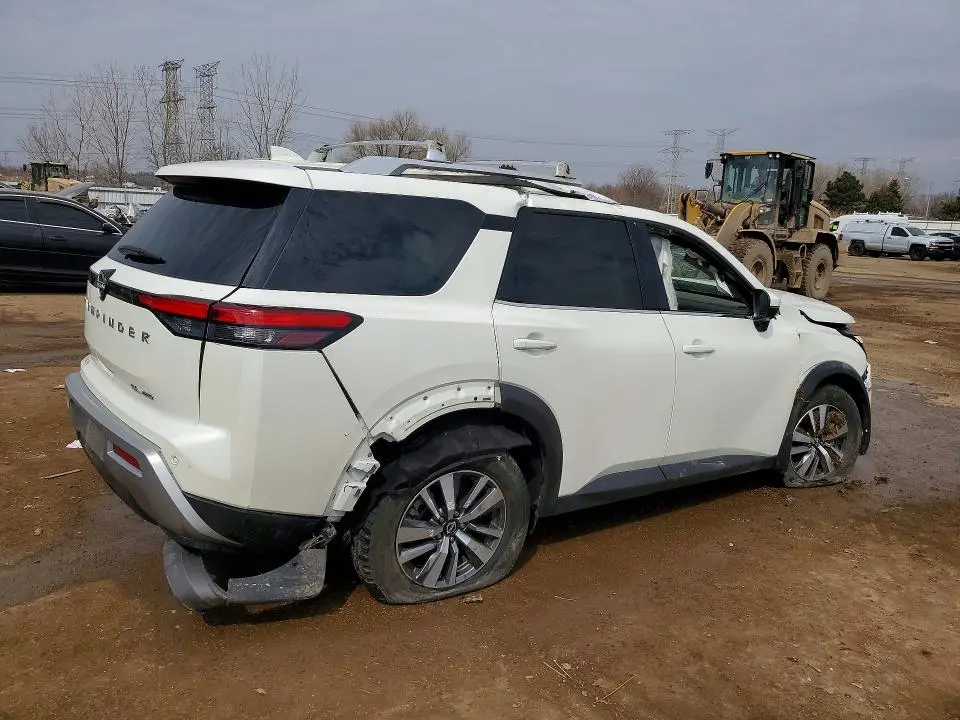 2024 NISSAN PATHFINDER SL  