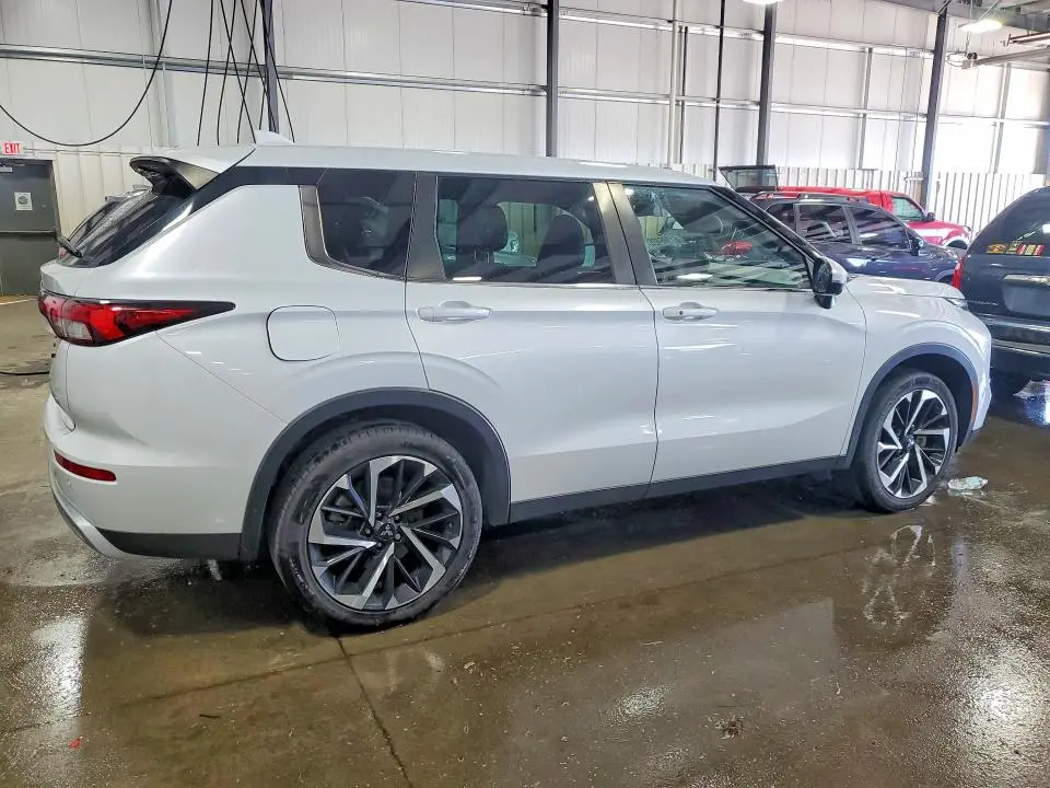 2023 MITSUBISHI OUTLANDER SE  