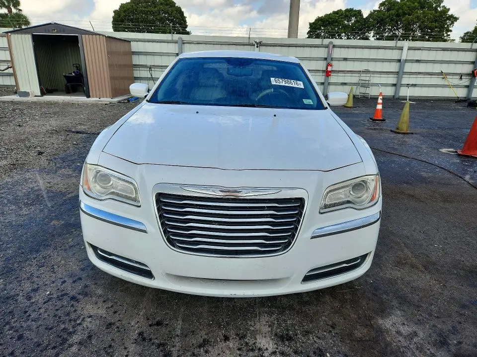 2014 CHRYSLER 300   