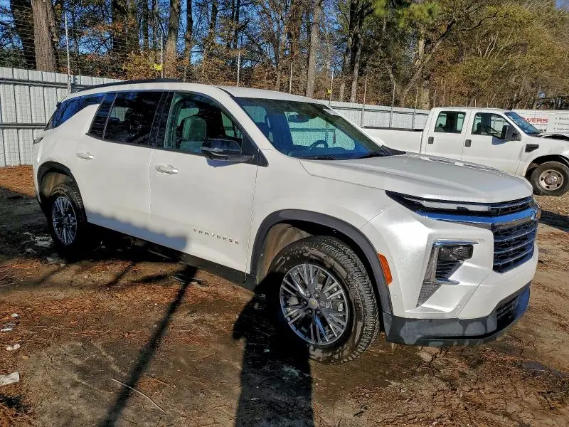2025 CHEVROLET TRAVERSE LT  