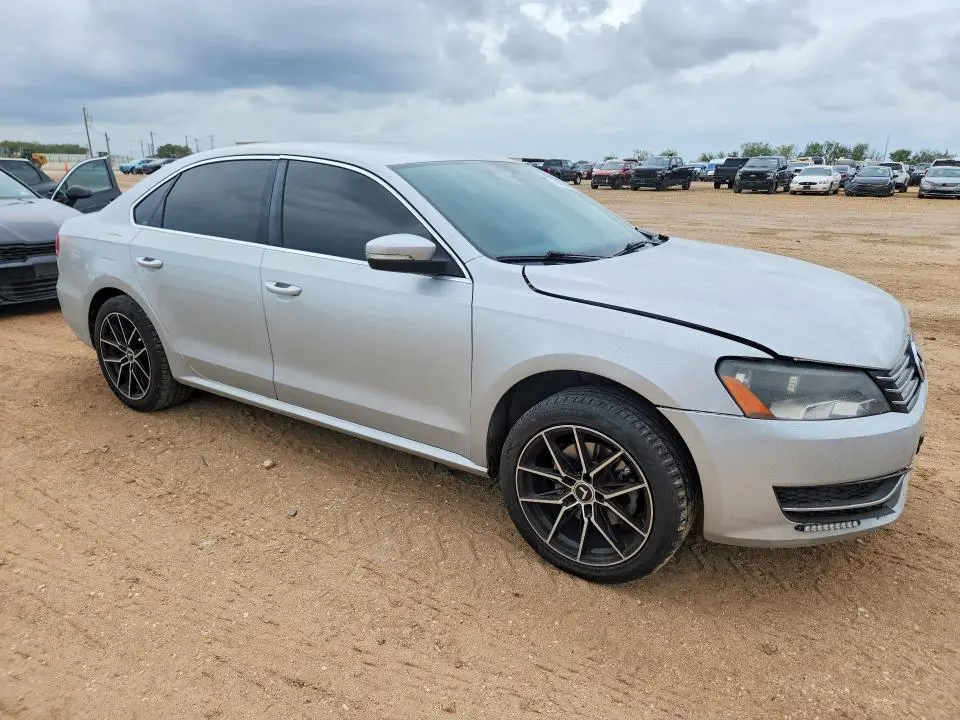 2014 VOLKSWAGEN PASSAT SE  