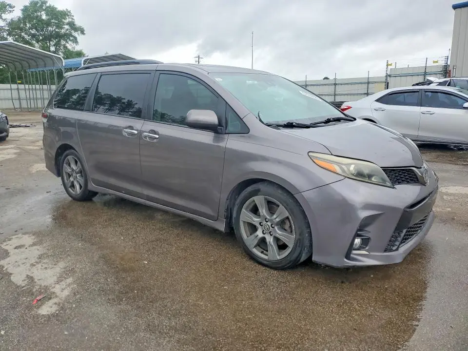 2018 TOYOTA SIENNA SE 8-PASSENGER  