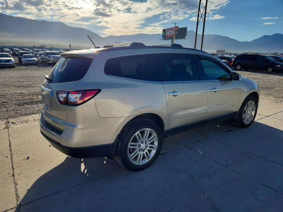 2015 CHEVROLET TRAVERSE LT  