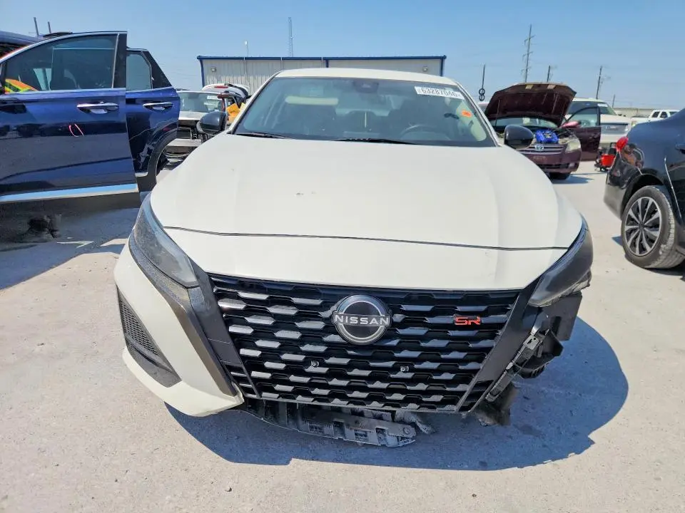 2023 NISSAN ALTIMA SR  
