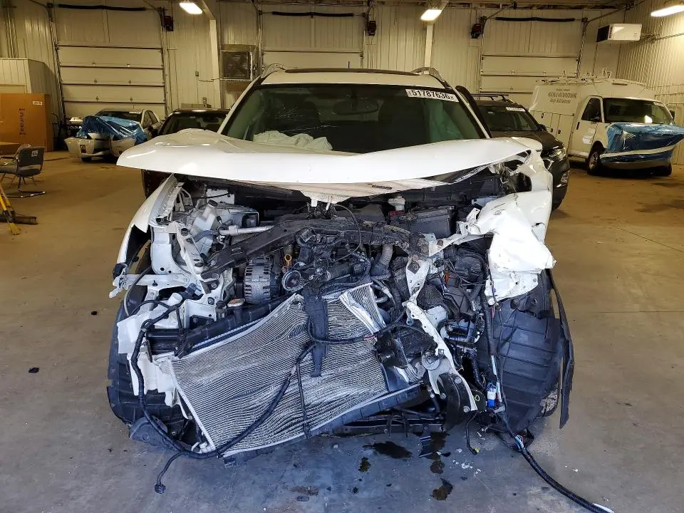 2016 NISSAN ROGUE SL  