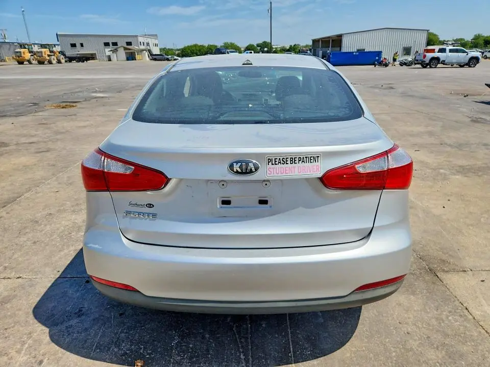 2015 KIA FORTE LX  