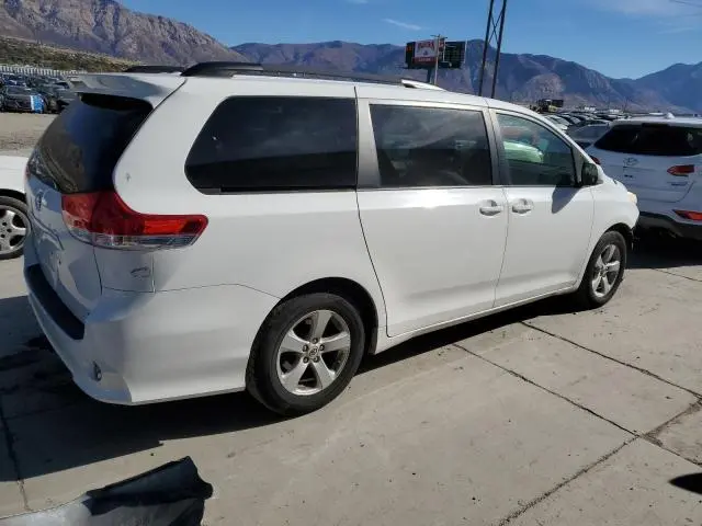 2011 TOYOTA SIENNA LE  
