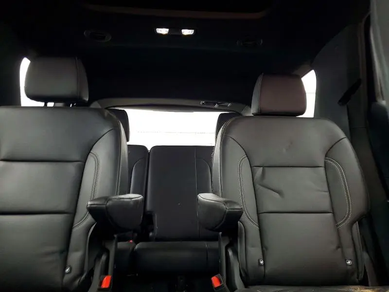 2022 CHEVROLET TRAVERSE LT  
