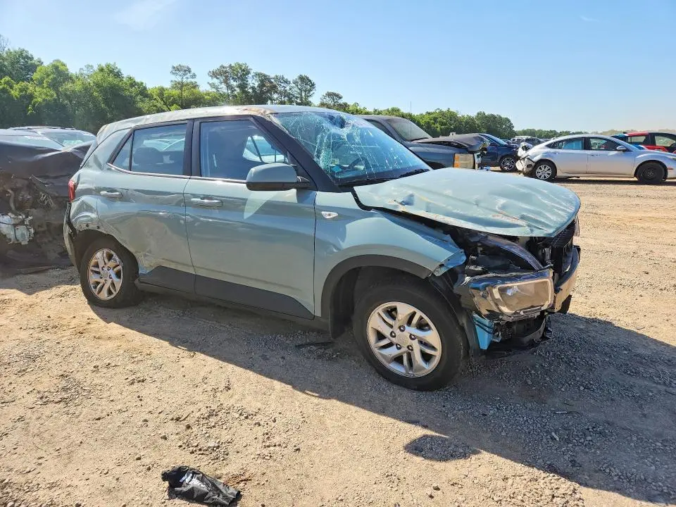 2025 HYUNDAI VENUE SE  