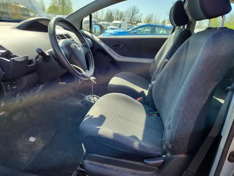 2011 TOYOTA YARIS BASE  
