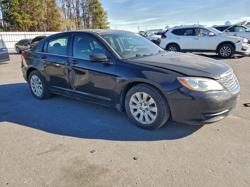 2013 CHRYSLER 200 LX  