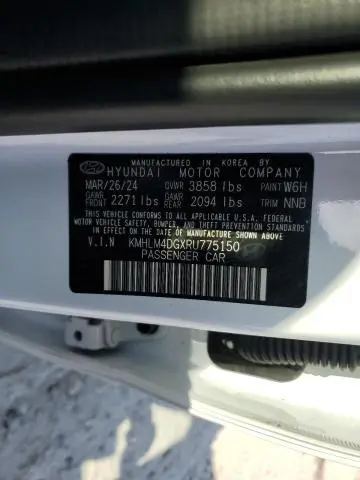 2024 HYUNDAI ELANTRA SEL  