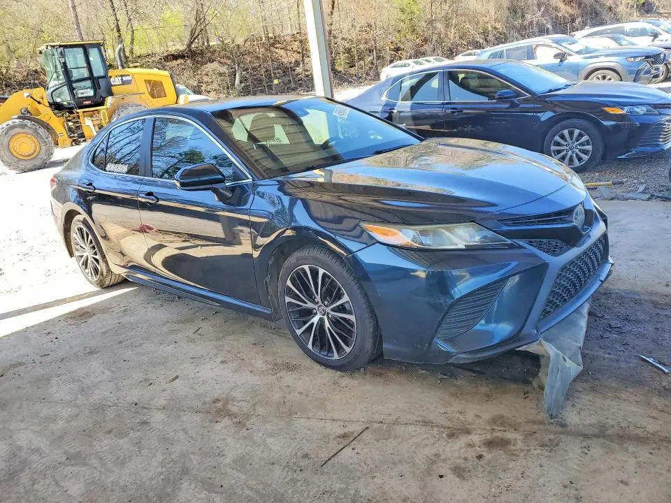 2018 TOYOTA CAMRY SE  