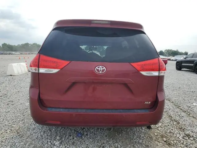 2013 TOYOTA SIENNA XLE  