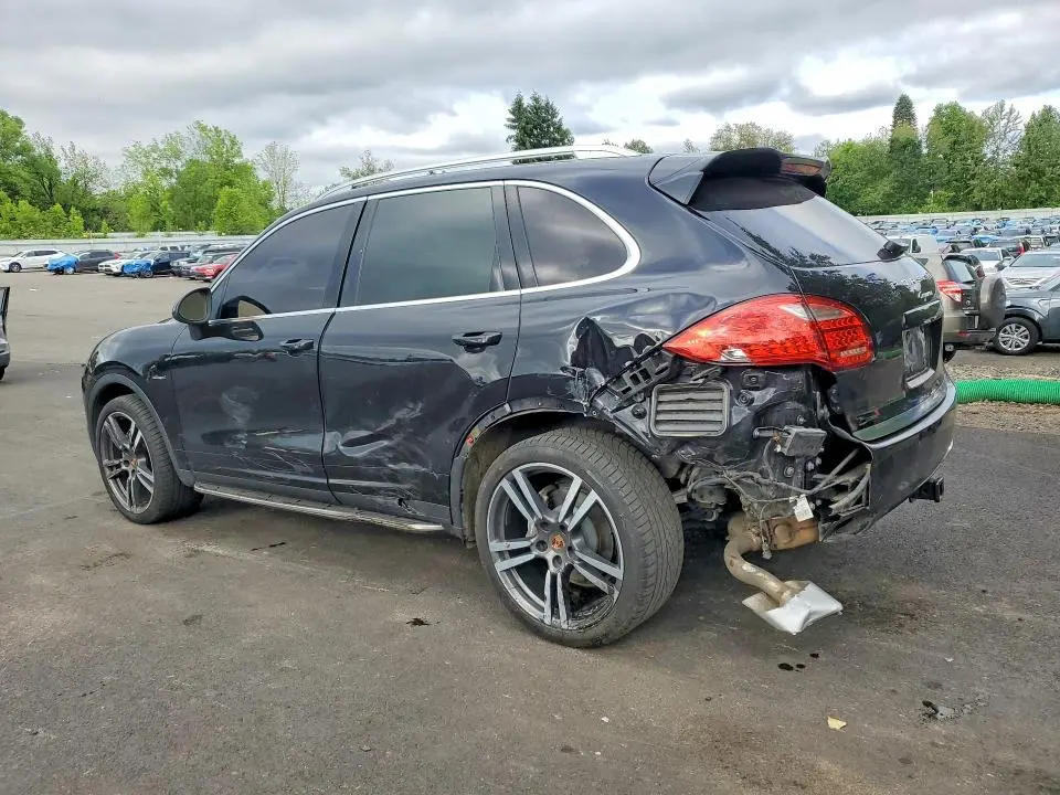 2013 PORSCHE CAYENNE   
