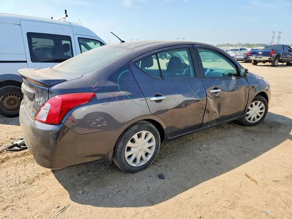2015 NISSAN VERSA 1.6 SV  