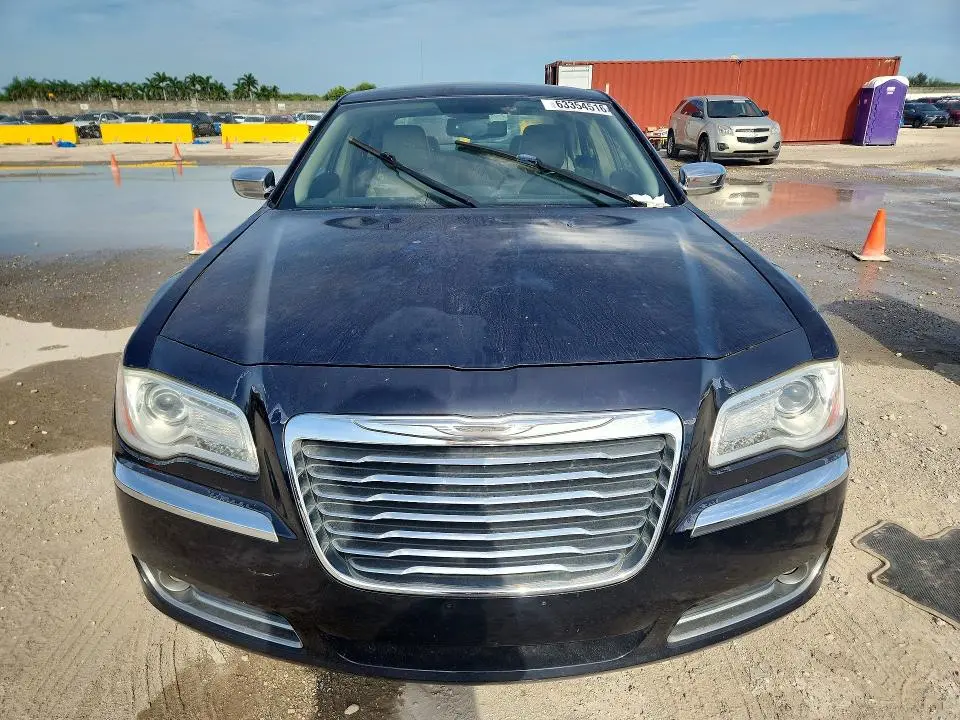 2011 CHRYSLER 300 LIMITED  