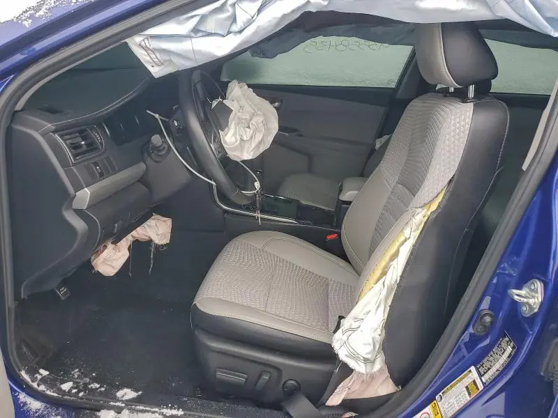 2015 TOYOTA CAMRY SE  