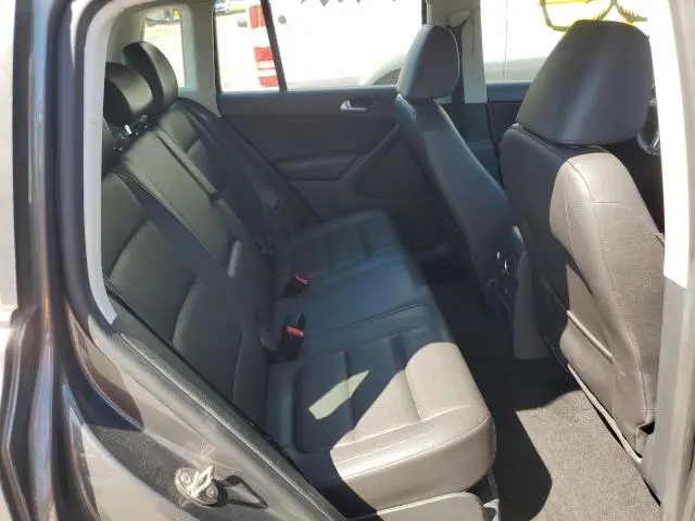 2016 VOLKSWAGEN TIGUAN S  