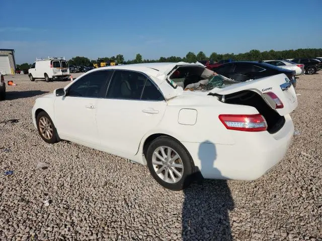 2011 TOYOTA CAMRY XLE  