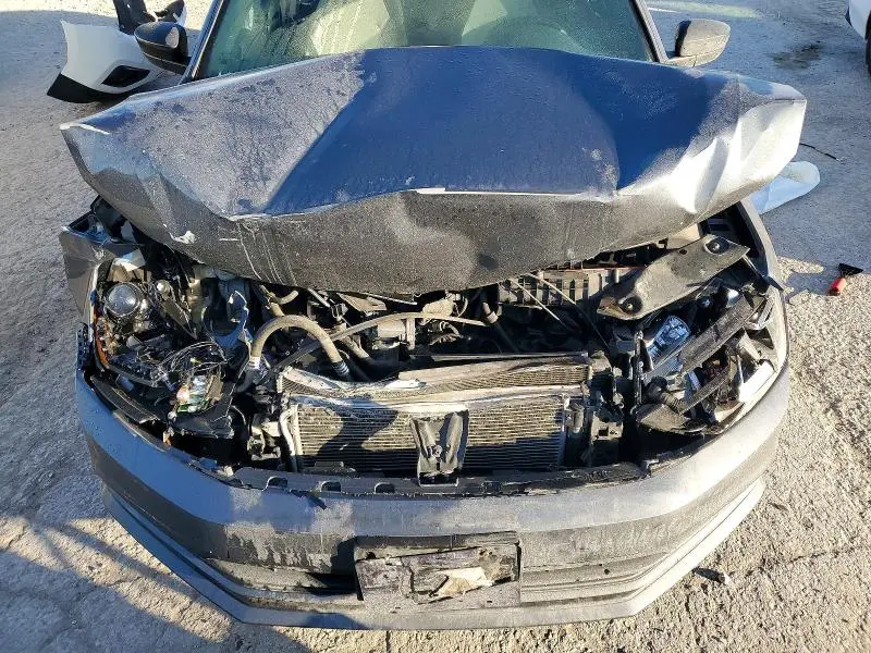 2016 VOLKSWAGEN JETTA SPORT  