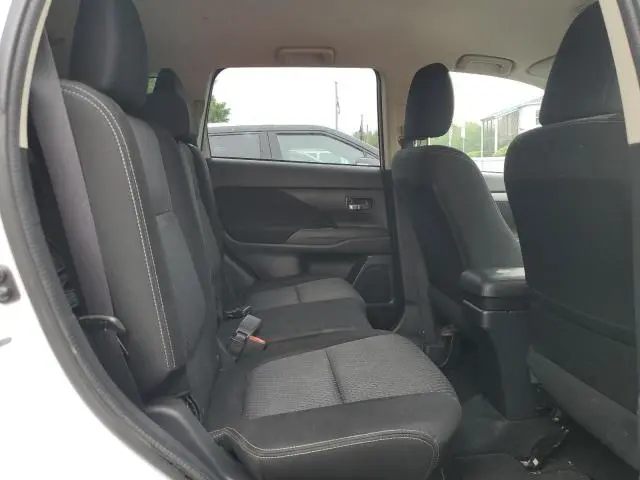 2016 MITSUBISHI OUTLANDER SE  