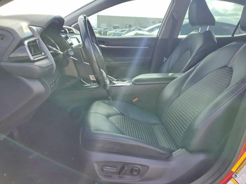 2019 TOYOTA CAMRY SE  