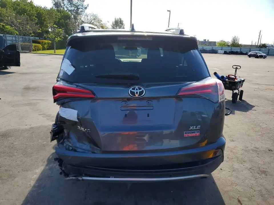 2018 TOYOTA RAV4 XLE  