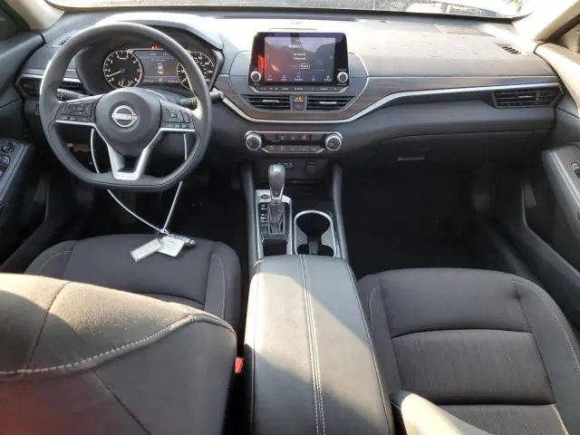 2024 NISSAN ALTIMA SV  