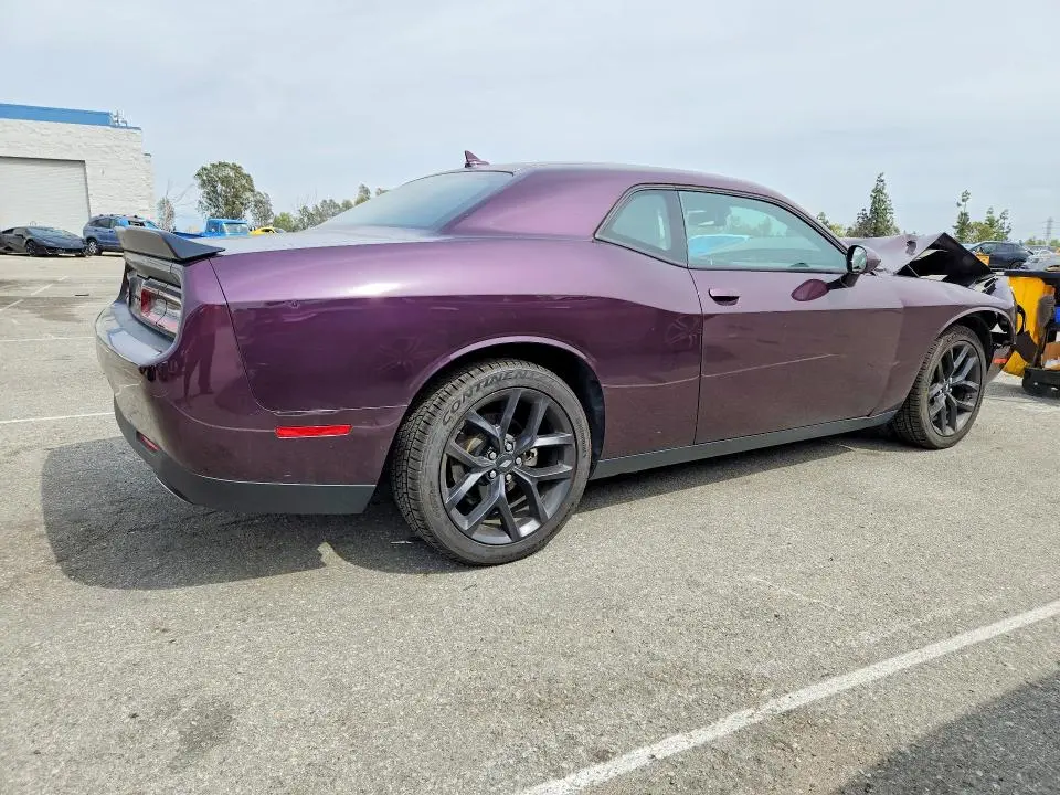 2022 DODGE CHALLENGER SXT  