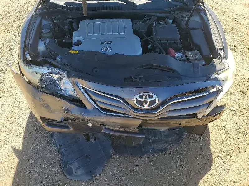 2011 TOYOTA CAMRY LE V6  