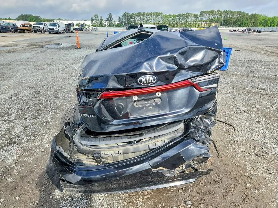 2021 KIA FORTE LXS  
