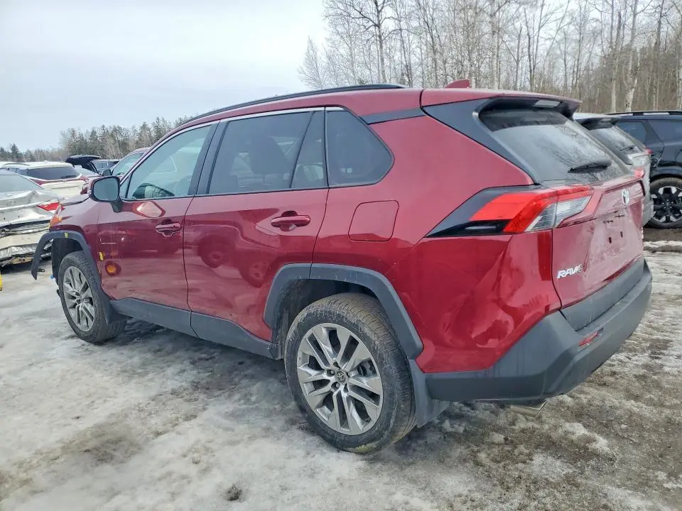 2022 TOYOTA RAV4 XLE  