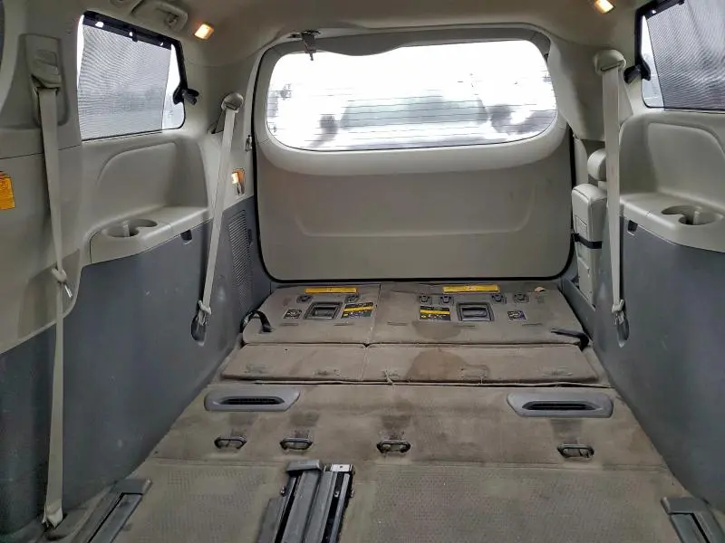 2013 TOYOTA SIENNA XLE  