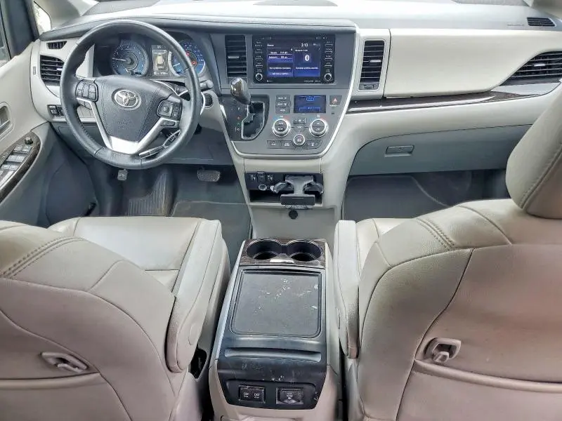 2020 TOYOTA SIENNA XLE 8-PASSENGER  