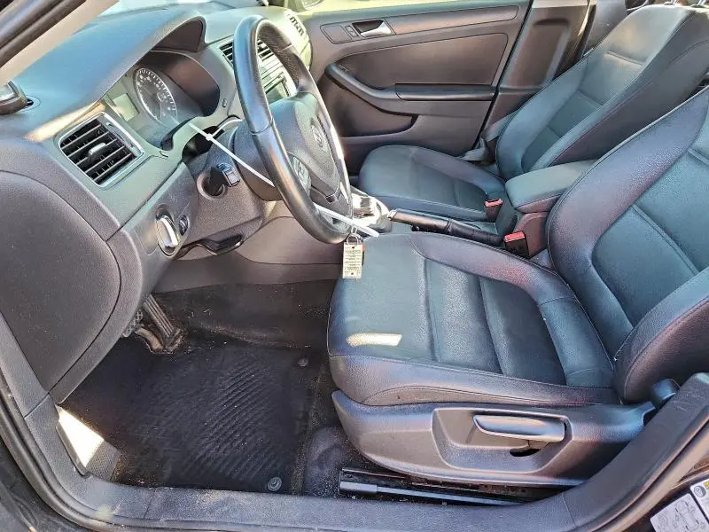 2012 VOLKSWAGEN JETTA SE  