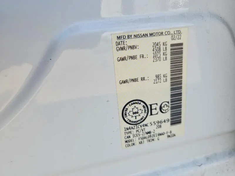 2022 NISSAN LEAF SV  