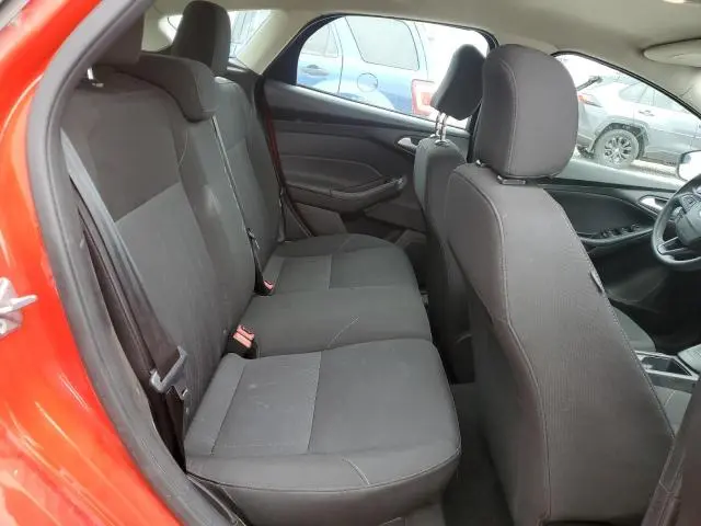 2016 FORD FOCUS SE  