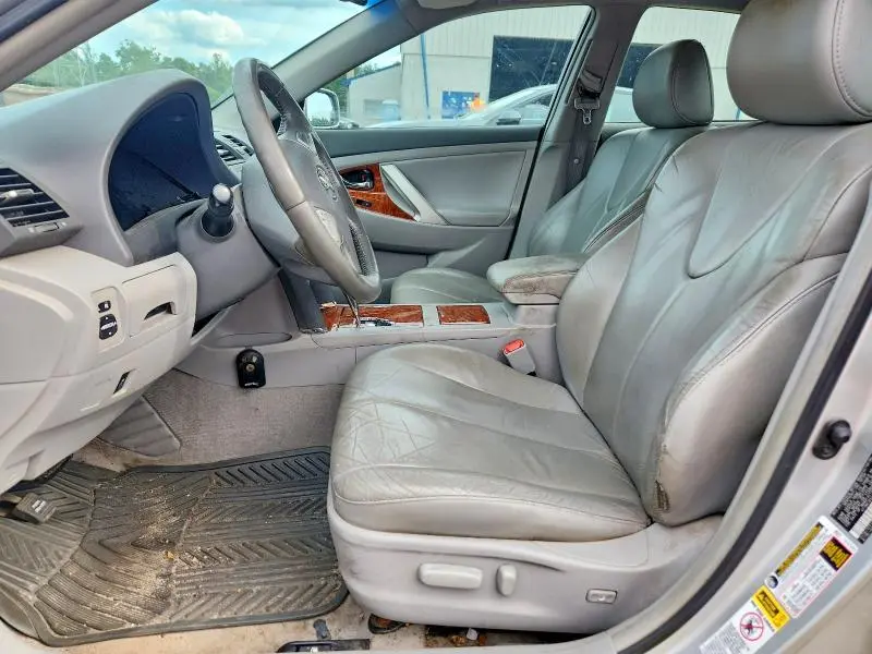 2010 TOYOTA CAMRY XLE V6  
