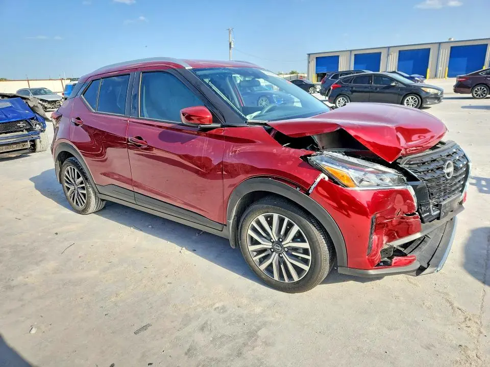 2024 NISSAN KICKS SV  