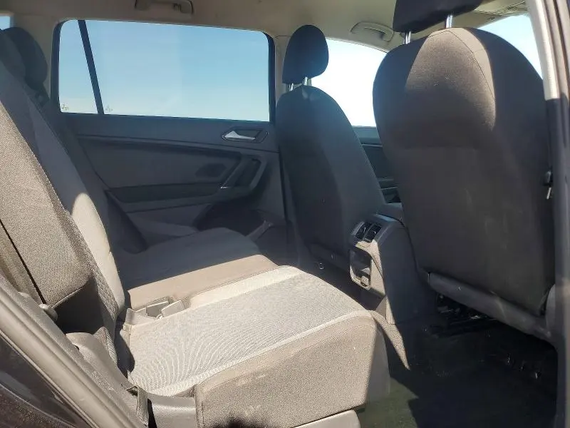 2018 VOLKSWAGEN TIGUAN S  
