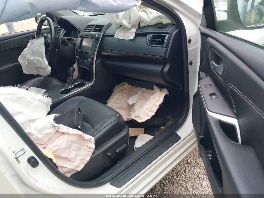 2016 TOYOTA CAMRY XLE V6
