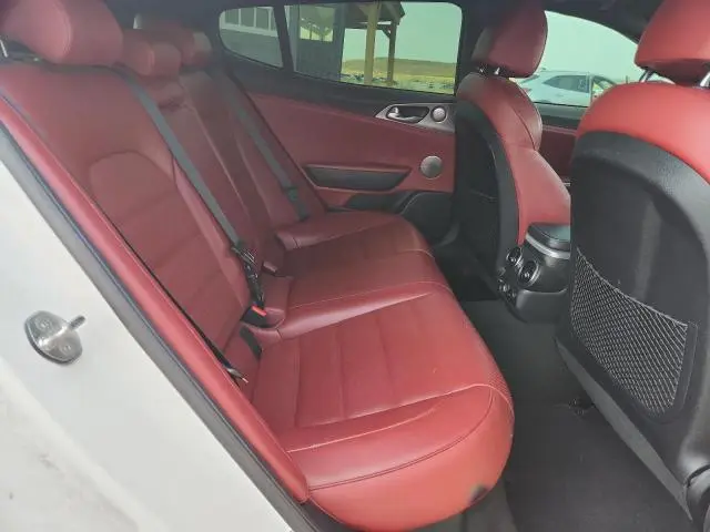 2021 KIA STINGER GT2  