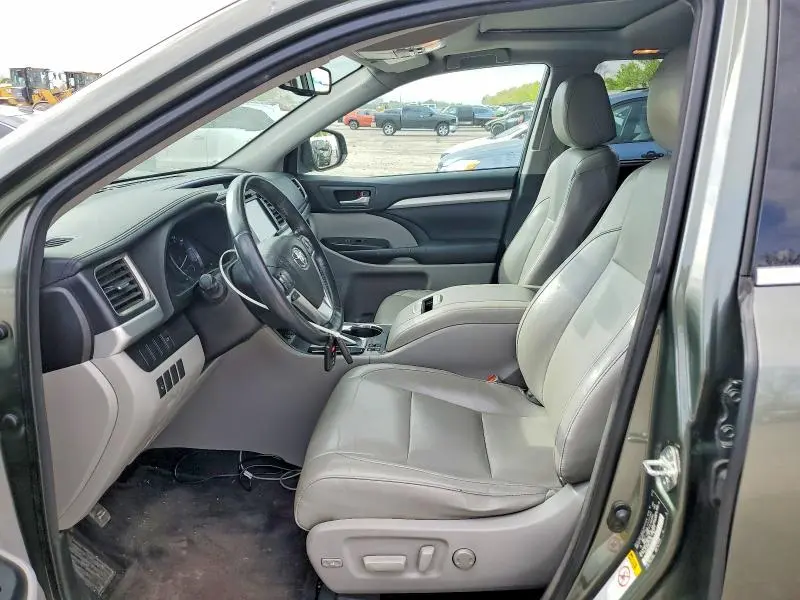 2015 TOYOTA HIGHLANDER XLE  