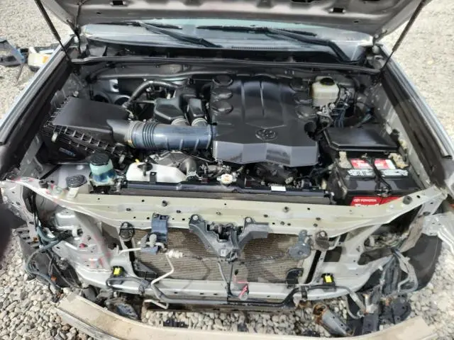 2010 TOYOTA 4RUNNER SR5  