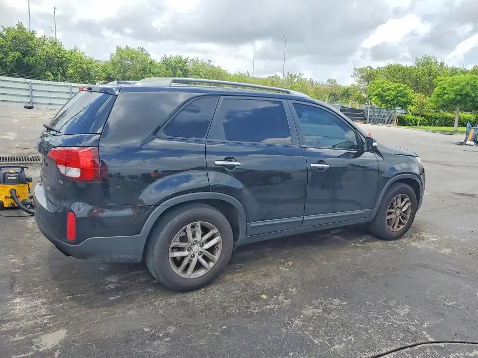 2014 KIA SORENTO LX  